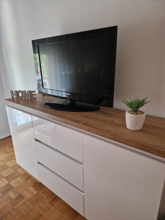 Guesthouse Irac Тузла Екстериор снимка