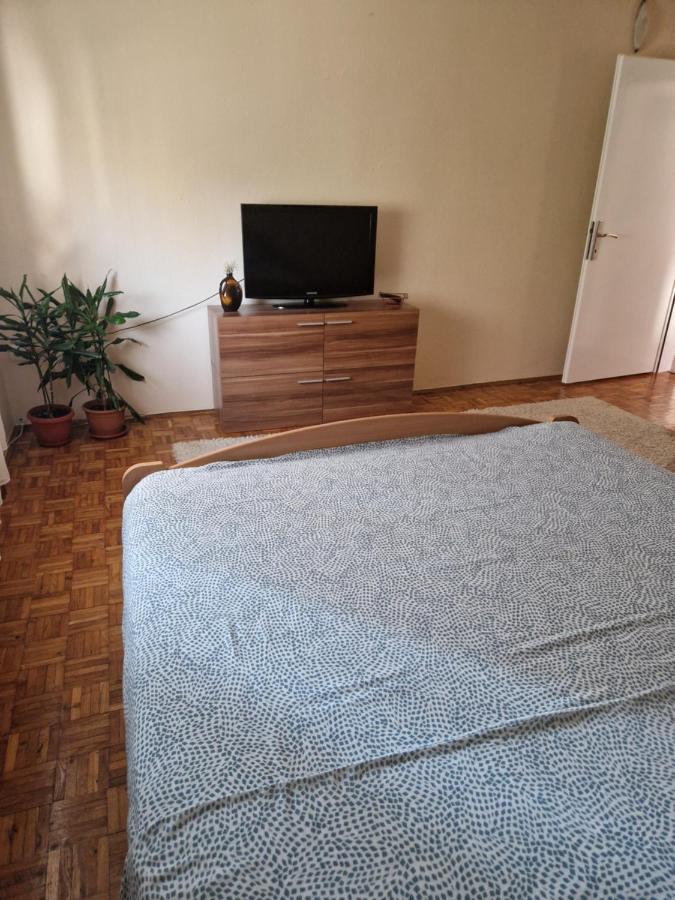 Guesthouse Irac Тузла Екстериор снимка