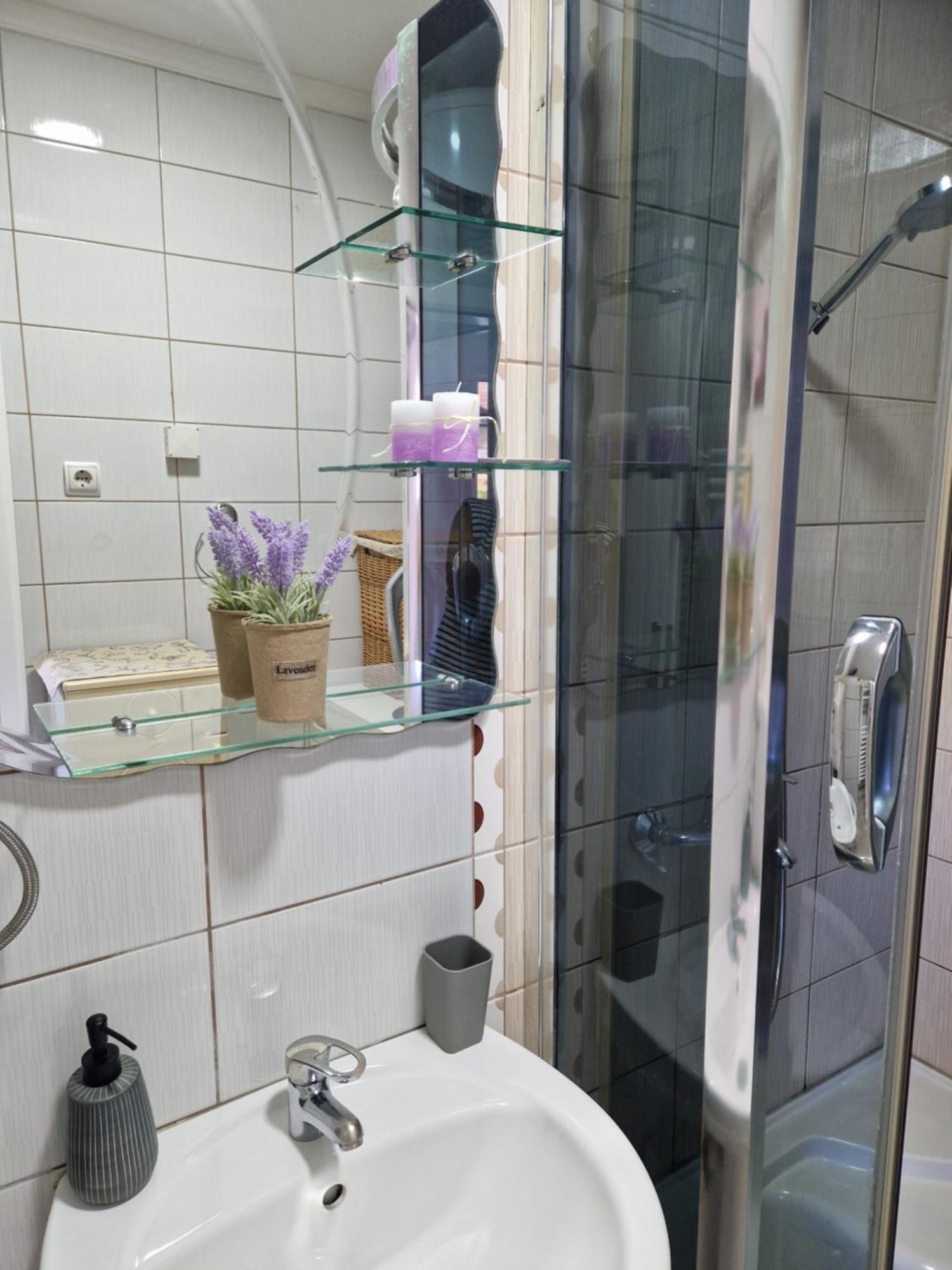Guesthouse Irac Тузла Екстериор снимка