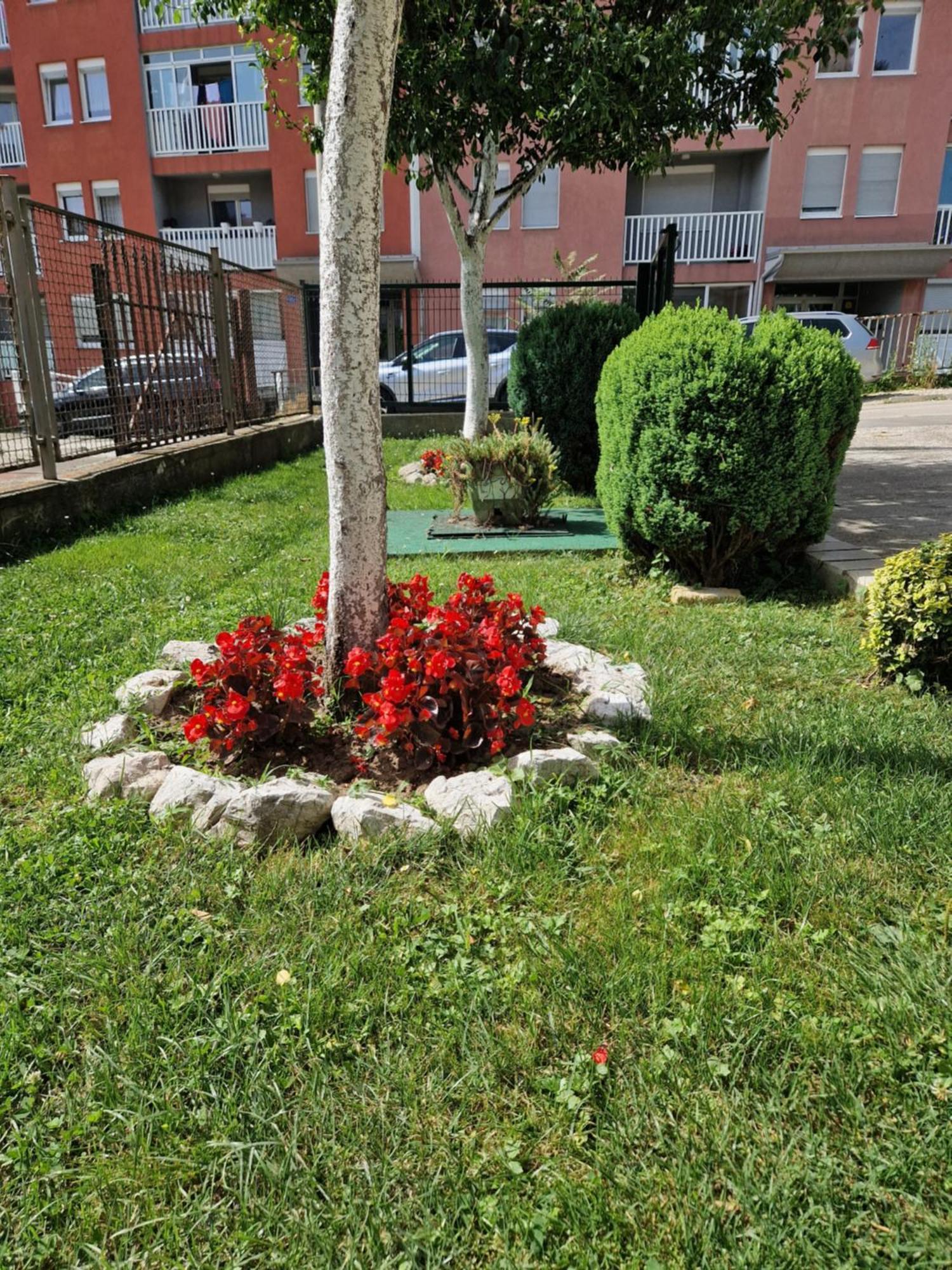 Guesthouse Irac Тузла Екстериор снимка