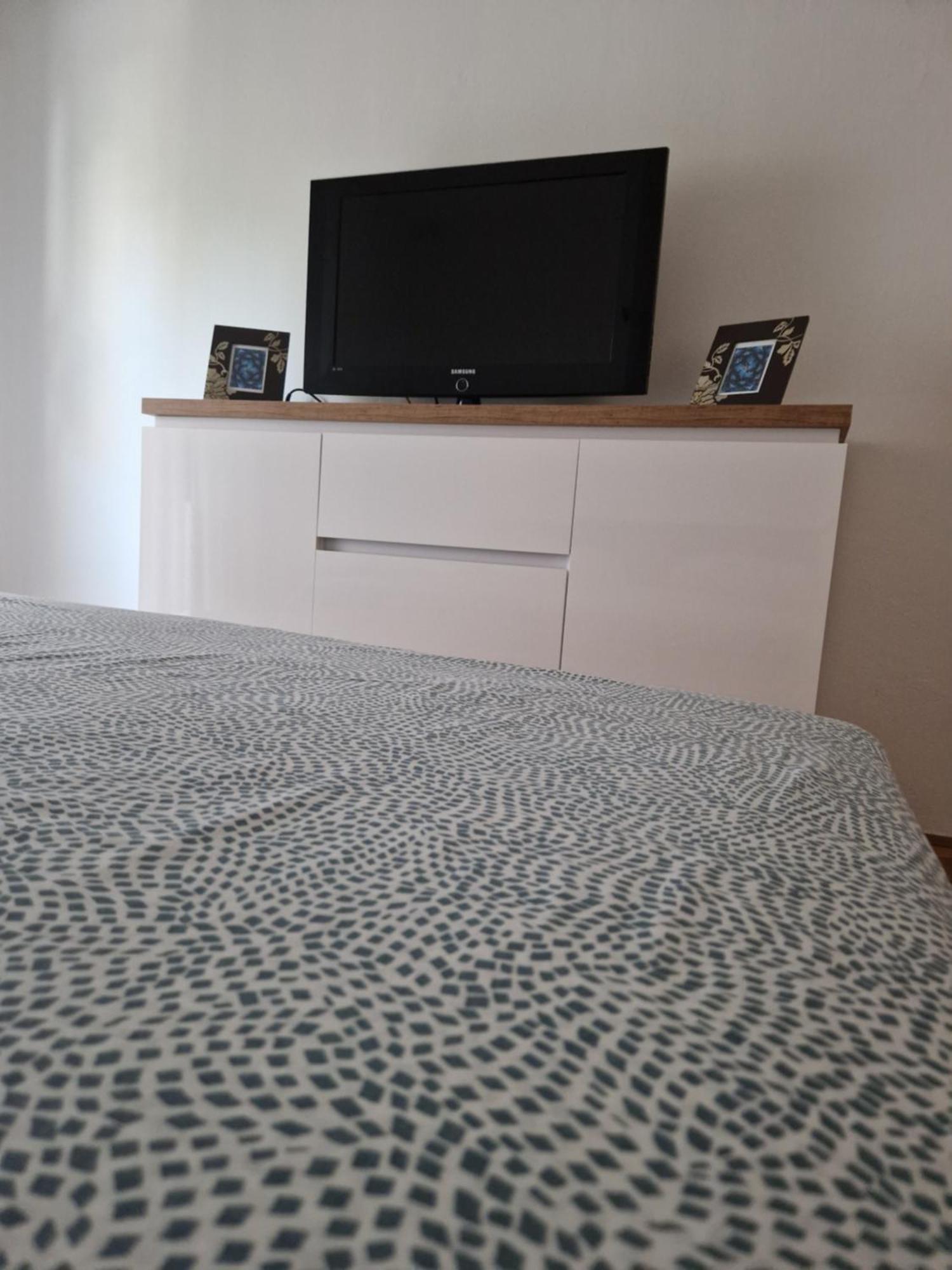 Guesthouse Irac Тузла Екстериор снимка